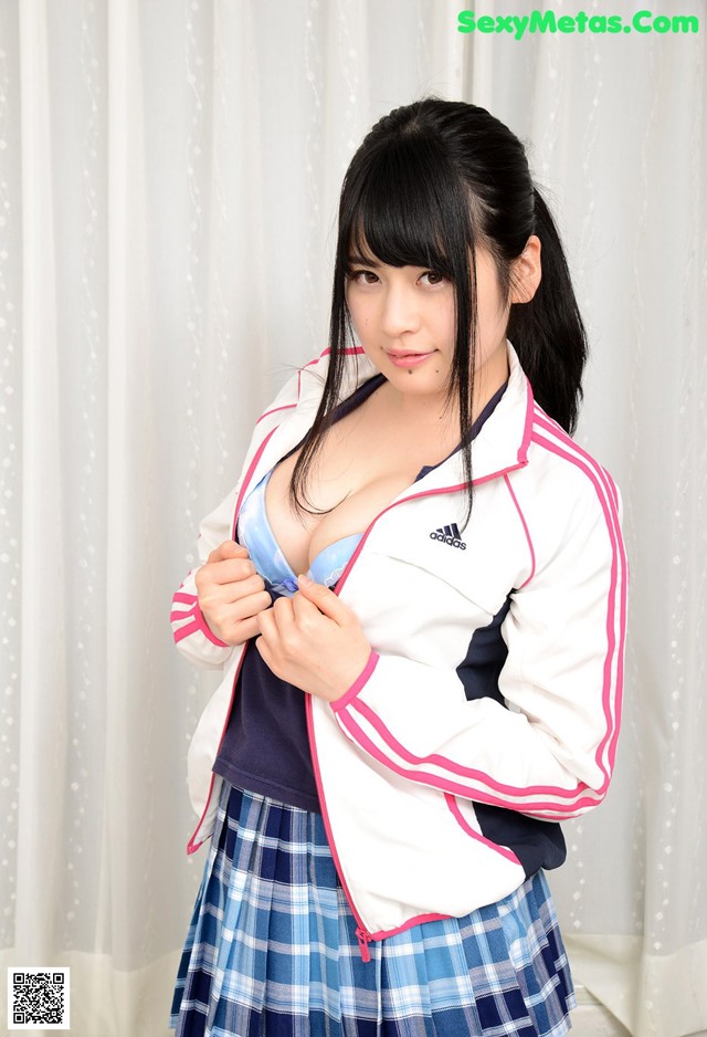 Maina Yuri - Queen Scene Screenshot No.d0e9e3